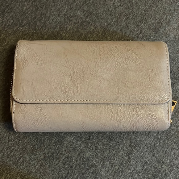 Stylish Tan Clutch - Picture 1 of 3